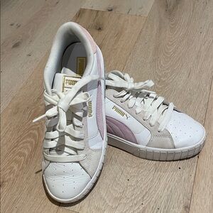 PUMA Women's White and Light Pink Sneakers